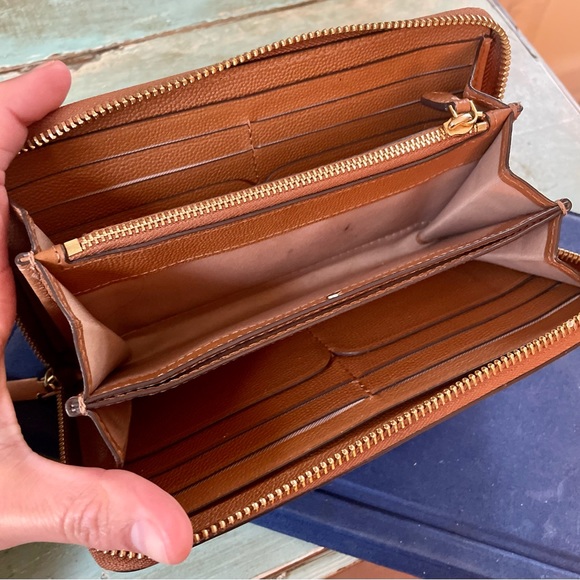 Kate Spade zip around wallet - Picture 5 of 5